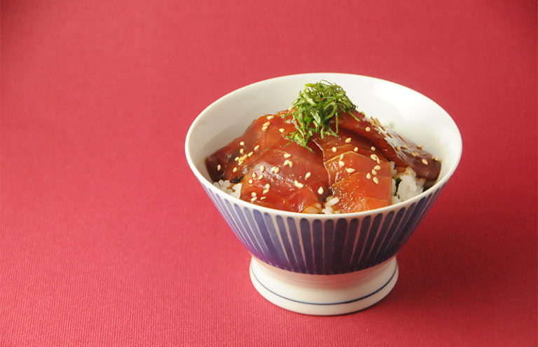 マグロ漬け丼 / 醤油:みりん:酒=2:1:1。失敗しない「マグロ漬け丼」の作り方と醤油の選び方